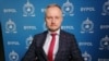 Былы начальнік аддзелу 3-га ўпраўленьня Галоўнага ўпраўленьня барацьбы з арганізаванай злачыннасьцю і карупцыяй (ГУБАЗіК), а цяпер прадстаўнік ініцыятывы ByPol Аляксандар Азараў