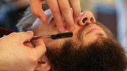 Aşgabadyň polisiýasy sakgally adamlary saklamagyny dowam etdirýär