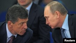 Зліва направо: Дмитро Козак і Володимир Путін (архівне фото)
