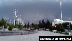 Туркменабад накануне урагана, 27 апреля, 2020. 