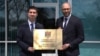 Lansarea Consulatului General al R. Moldova în Sacramento. În imagine: Ministrul de Externe, Mihai Popșoi (stânga), și Maxim Arghir - Consul General al reprezentanței diplomatice din statul California, SUA, 29 martie, 2025.