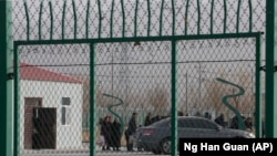 Одно из закрытых учреждений в Синьцзяне, которые западные правозащитники называют «лагерями перевоспитания», где удерживают представителей коренных народов.