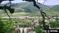 Югоосетинские власти утверждают, что, покинувшие после августа 2008 года Ленингорский район, грузины могут в любое время вернуться в свои дома