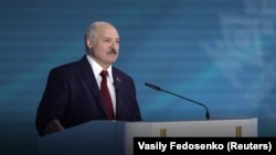 Лукашенко заявив, що в Білорусі є власний уряд, а країнам, які пропонують виступити посередниками, варто «навести лад у себе»