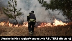 Найвищою загроза виникнення пожеж є у східних і південних областях