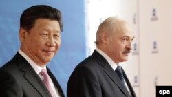 Лідери Білорусі та КНР, Олександр Лукашенко (ліворуч) і Сі Дзіньпінь