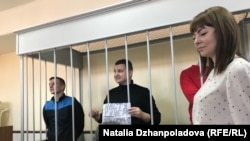 Усіх полонених моряків залишили під вартою