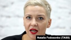 Телеграм-канал ув’язненого політика Віктора Бабарики процитував адвоката Колеснікової Володимира Пильчанка, який заявив 31 серпня, що гучний судовий процес завершиться наступного тижня