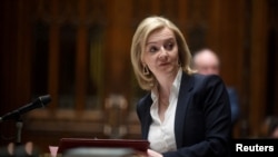 Demisia lui Liz Truss vine la nici șapte săptămâni după ce aceasta a fost numită în funcția de premier al Marii Britanii.