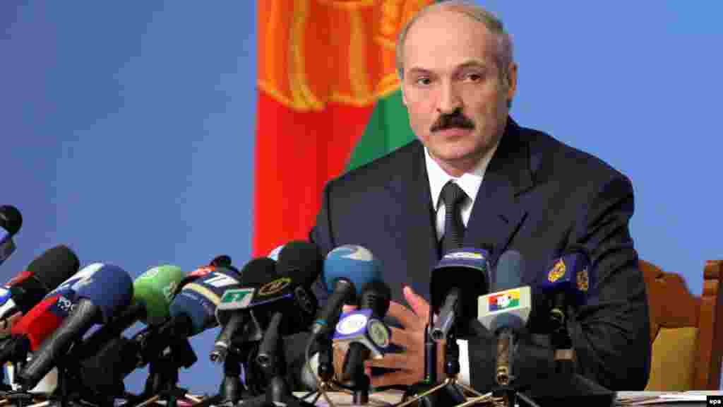 2006 год. Лукашэнка выступае пасьля прэзыдэнцкіх выбараў на трэці тэрмін і разгону «Плошчы» — масавай шматдзённай акцыі пратэсту ў цэнтры Менску