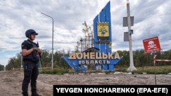 Ілюстраційне фото. Український військовослужбовець-сапер на адміністративній межі між Харківською і Донецькою областями після звільнення ЗСУ цієї території від військ РФ, 20 вересня 2022 року