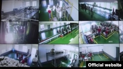 Нигоҳе ба сехҳои корхонаи нав дар маросими муаррифии рӯзи 5 ноябр