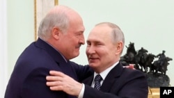 Илустрација - Претседателите Александар Лукашенско и Владимир Путин