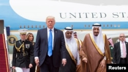 Дональд Трамп під час візиту в Саудівську Аравію, 20 травня 2017 року 