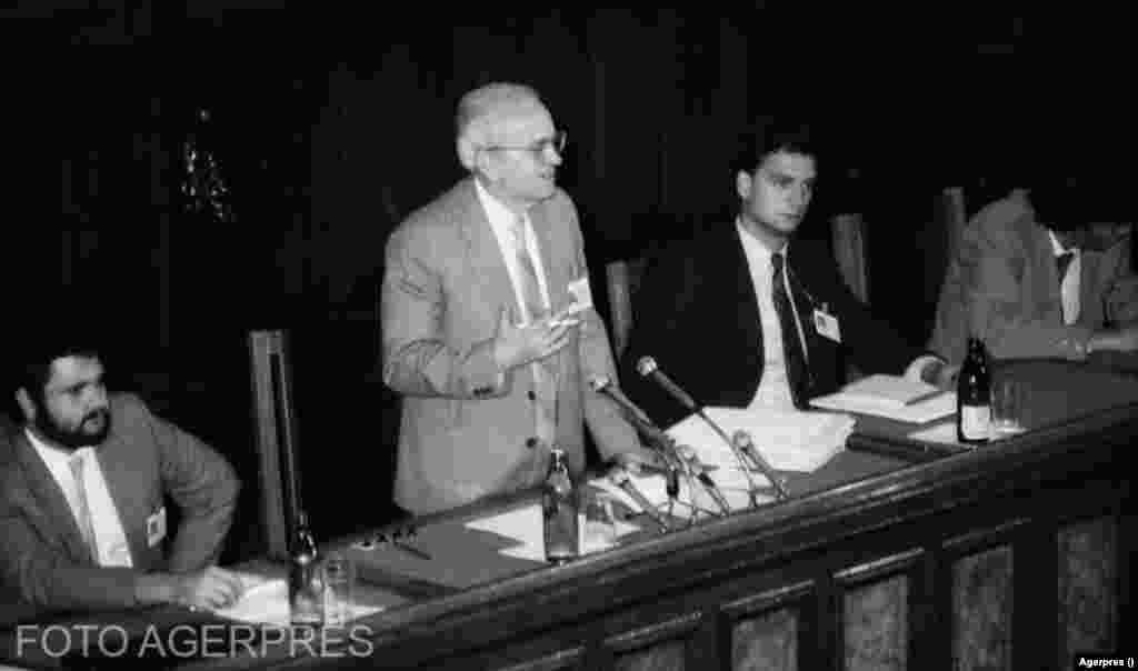 Legislatura 1990 - 1992. Camera Deputaților: Președinte - Dan Marțian (FSN - Frontul Salvării Naționale). 