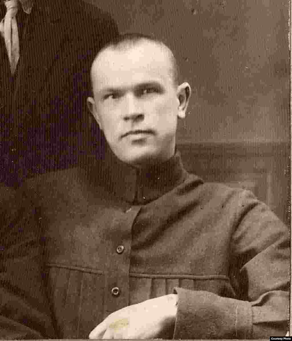 Кандрат Крапіва – сябар рэдкалегіі часопісу “Ўзвышша”. 1927 г. З фондаў БДАМЛМ