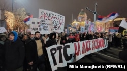 Šetalica "RTS, da l' se čujemo?" na protestu u Beogradu, 17. januar 2025.