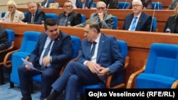 Nenad Stevanidć (lijevo) i Milorad Dodik (desno) na sjednici Skupštine RS-a, Banjaluka, BiH (fotoarhiv)