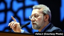 رییس مجلس ایران می‌گوید که طرف‌های مذاکره با تهران «در مسئله رفع تحریم‌ها مشکل به وجود می‌آورند».
