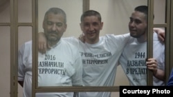 Фигуранти красногвардійскої «справи Хізб ут-Тахрір» очікують рішення суду. Південний окружний військовий суд, Ростов-на-Дону, 3 листопада 2020 року