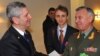 Глава Военного комитета НАТО Джампаоло Ди Паола (слева) и начальник Генерального штаба российских Вооруженных сил Николай Макаров в Брюсселе (26 января 2010 года)