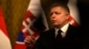 Прем’єр-міністр Словаччини також розкритикував президента України Володимира Зеленського, звинувативши його в «погрозах» закордонним лідерам, які збираються до Москви