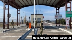Торік адмінкордон між анексованим Кримом і Херсонською областю перетнули майже 570 тисяч громадян