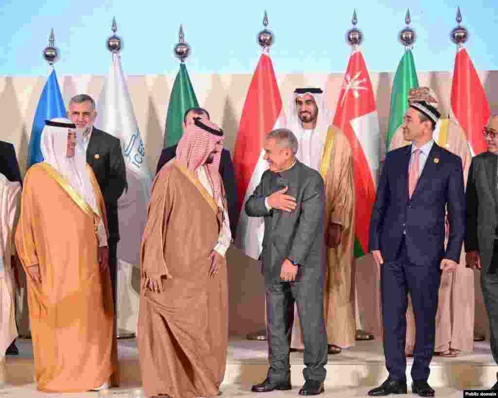Татарстан президенты Рөстәм Миңнеханов Согуд Гарәбстанының Җиддә шәһәрендә узучы XIII Ислам дөньясы мәдәнияте министрлары конференциясендә катнашты. 2026 елда Казан Ислам дөньясының мәдәни башкаласы булачак. Әлеге карарны Җиддәдә Ислам хезмәттәшлеге оешмасы илләренең мәдәният министрлары кабул иткән. 