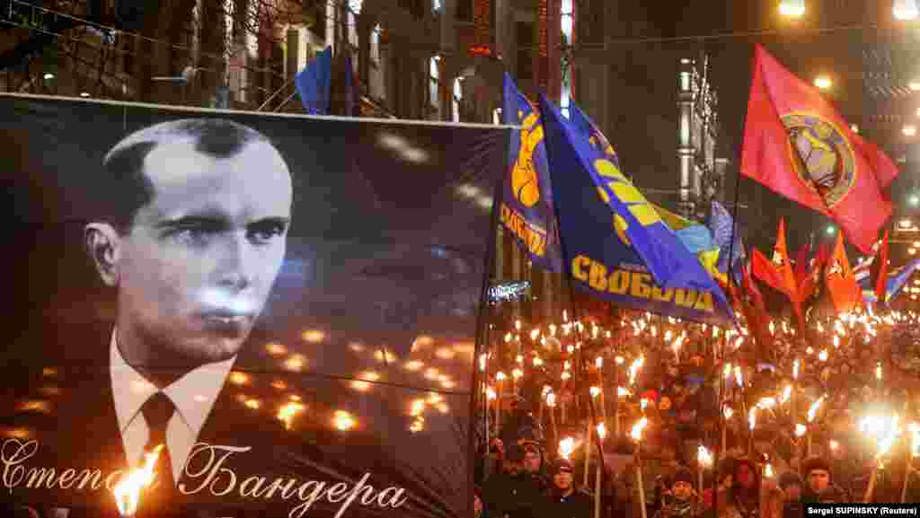 Щорічна смолоскипова хода до дня народження лідера ОУН(б) Степана Бандери. Київ, 1 січня 2020 року БІЛЬШЕ ПРО ЦЕ