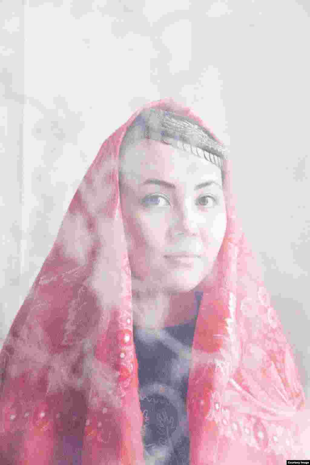 Оксана, 24 года: "Хотя муж у меня русский, но он не был против проведения обряда никах (венчание у мусульман)"
