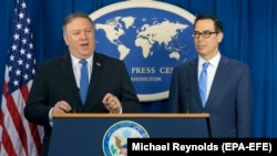 U.S. -- U.S. Secretary of State Mike Pompeo (L) and U.S. Treasury Secretary Steven Mnuchin announce sanctions against Iran during a news conference at the Foreign Press Center in Washington, November 5, 2018