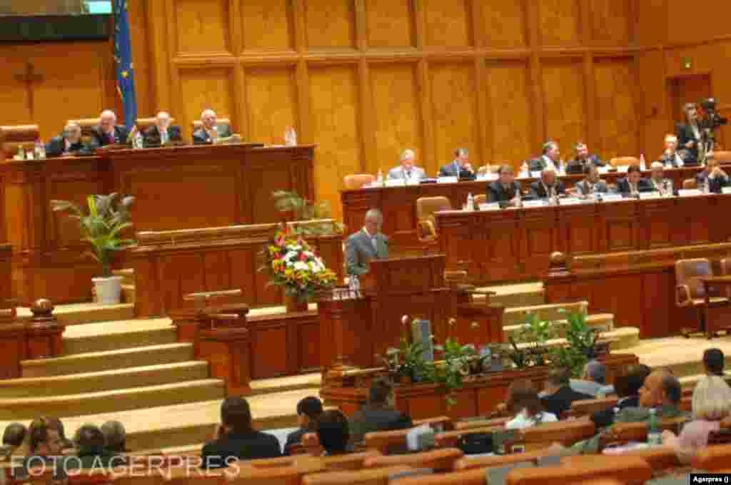 Cele mai importante legi adoptate în legislatura 2004 - 2008: Legea privind regimul juridic al unor imobile preluate abuziv (Legea nr. 10/2001), Legea privind transparența decizională în administrația publică (Legea nr. 52/2003). Legea privind combaterea terorismului (Legea nr. 61/2003), Legea privind protecția și promovarea drepturilor copilului (Legea nr. 272/2004), Legea partidelor politice (Legea nr. 14/2003), Codul Muncii (Legea nr. 53/2003), Legea Consiliului Superior de Apărare a Țării (CSAT) (Legea nr. 317/2004) 