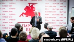 ФОТАГАЛЕРЭЯ: «Халоднае крыло Радзімы». Прэзэнтацыя ў Менску новай кнігі Бяляцкага