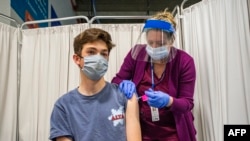 Дотепер ця вакцина була дозволена до застосування в США для людей у ​​віці від 16 років
