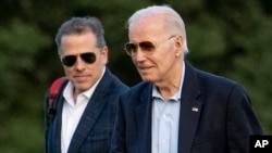 Predsednik SAD Džo Bajden i njegov sin Hanter, 25. juna 2023.