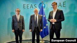 Premijer Kosova Avdulah Hoti, šef evropske diplomatije Žozep Borelj i predsednik Srbije Aleksnadar Vučić u Briselu 16. jula 2020.