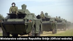 Примопредавање на преостанатите тенкови Т-72МС и оклопни извиднички возила БРДМ-2МС кои Русија претходно ѝ ги донираше на Србија.