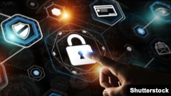 Godinama su ruske vlasti gradile novu infrastrukturu i zaštitne ograde oko nekad slobodnog, živahnog digitalnog svemira zemlje, koristeći hardver, softver, pravne prijetnje i preuzimanje korporacija kako bi napravile "suvereni internet". 