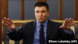 У своєму зверненні Клімкін одразу ж подякував депутатам – «заздалегідь»