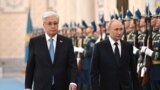 Gazagystanyň prezidenti Kassym-Žomart Tokaýew we Russiýanyň prezidenti Wladimir Putin. Astana, 2024-nji ýylyň 27-nji noýabry.