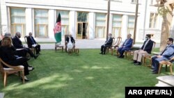 د افغان چارواکو او خلیلزاد لیدنه