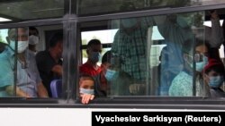 Türkmenistanda maska düzgüni täzeden güýçlenýär. Illýustrasiýa suraty.