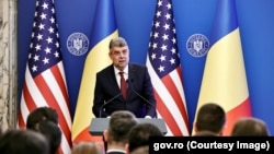 Marcel Ciolacu la evenimentul de oficiere a deciziei autorităților SUA privind includerea României în Programul Visa Waiver, la începutul lui 2025.