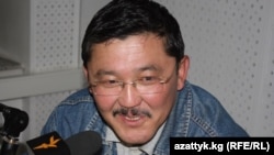 Чрезвычайный и Полномочный посол КР Аскар Бешимов в студии Радио "Азаттык".