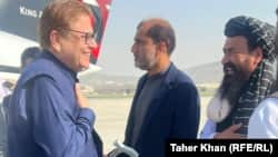 د افغانستان لپاره د پاکستان ځانګړی استازی صادق خان په کابل کې له طالب چارواکو سره د روغبړ په حال کې
