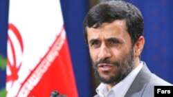 محمود احمدی نژاد، روز يکشنبه اعلام کرد که وزير امور خارجه دولت وی، در نشست بررسی وضعيت امنيتی عراق، شرکت خواهد کرد.