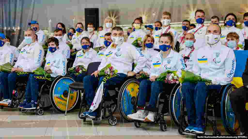 Під час повернення паралімпійців із Японії до України. Київ, 5 вересня 2021 року. Українські атлети впродовж 12 днів здобули 24 золотих, 47 срібних і 27 бронзових медалей. БІЛЬШЕ ІНФОРМАЦІЇ ТА СВІТЛИН У ФОТОГАЛЕРЕЇ
