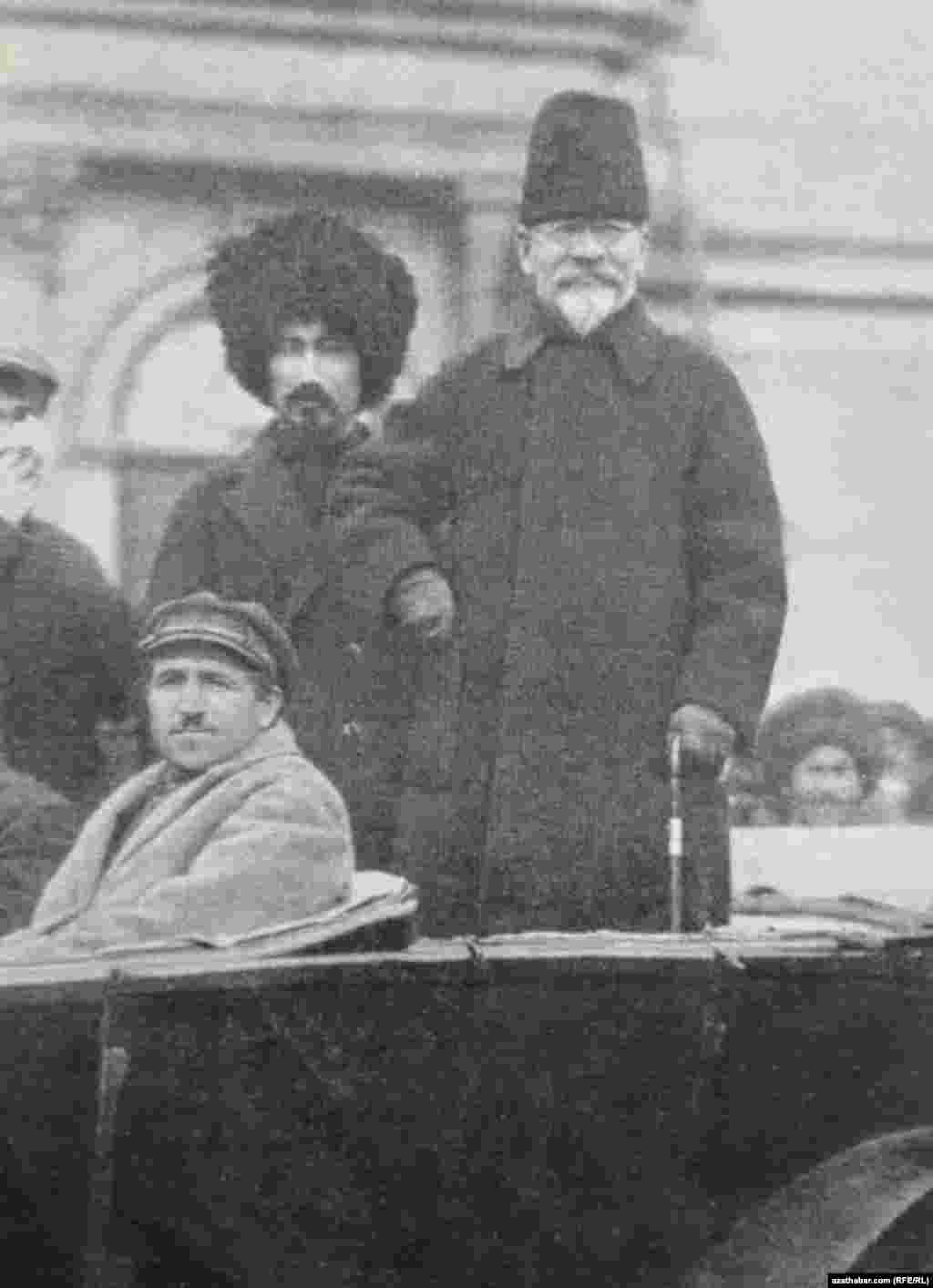 M.I.Kalinin Türkmenistan Respublikasynyň paýtagtynda zähmetkeşler bilen duşuşýar, 1925