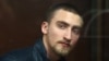 Орус өнөрпоздору Устиновду колдоп чыгышты