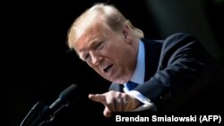 Раніше президент США заявляв, що питання про те, чи свідчити Мюллерові в Конгресі, чого вимагають демократи, має вирішити міністр юстиції Вільям Барр